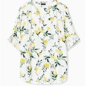 NWT Torrid Lemon Print Button Down Shirt 🍋